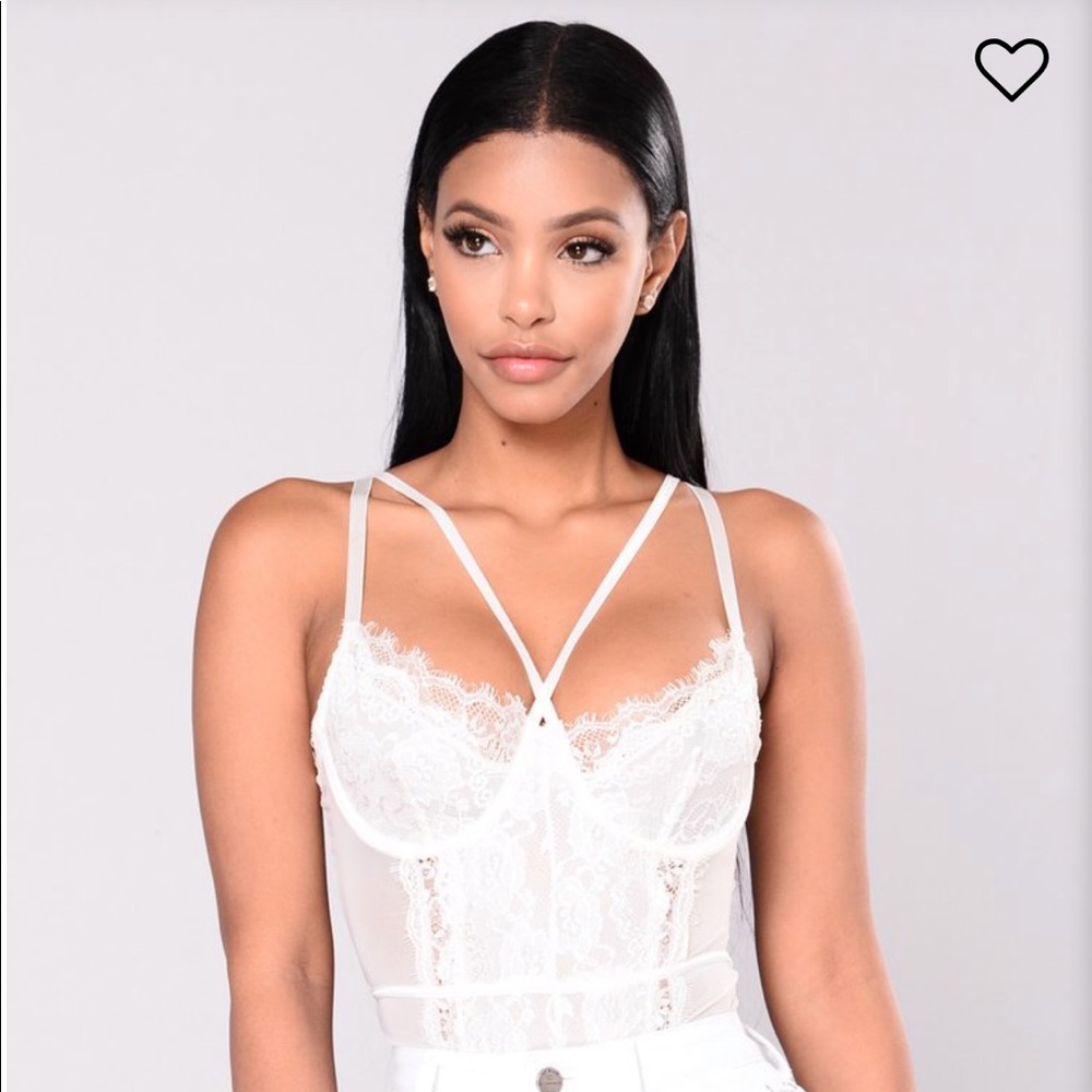 WHITE LACE BODYSUIT